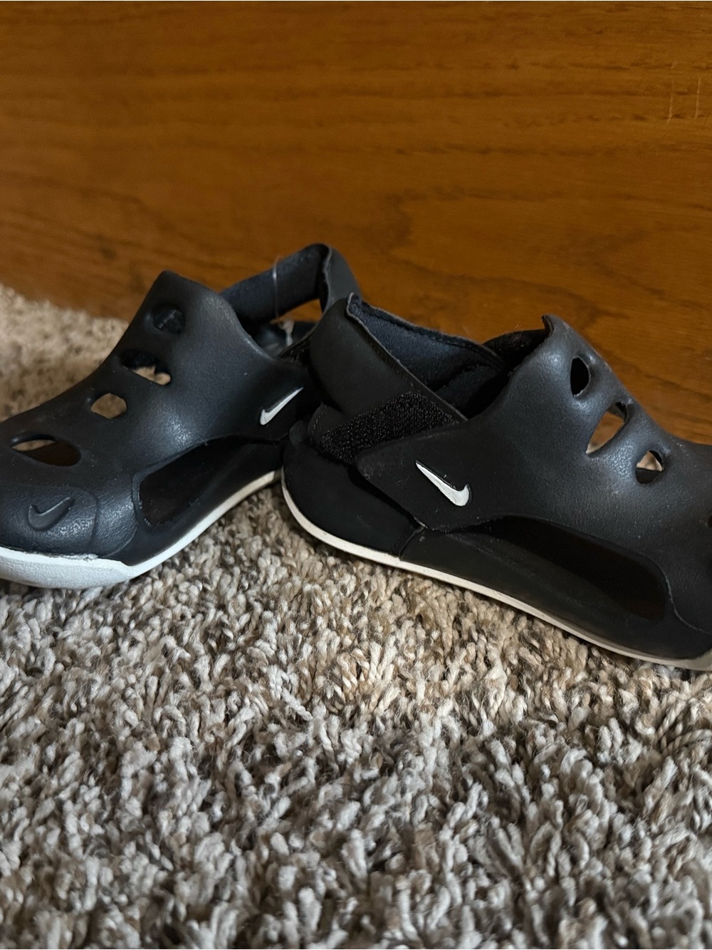 Nike Kids Black and White Sandal